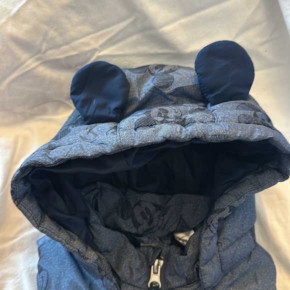 Disney X H&M - insulated vest. Size 12-18 months - Picture 2 of 6